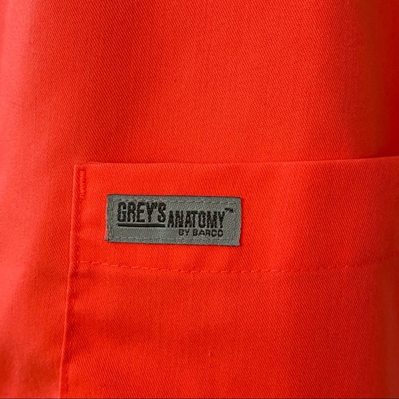Grey’s Anatomy Bright Orange V Neck Scrub Top Adjustable Side Button Tabs Sz M - Picture 7 of 10